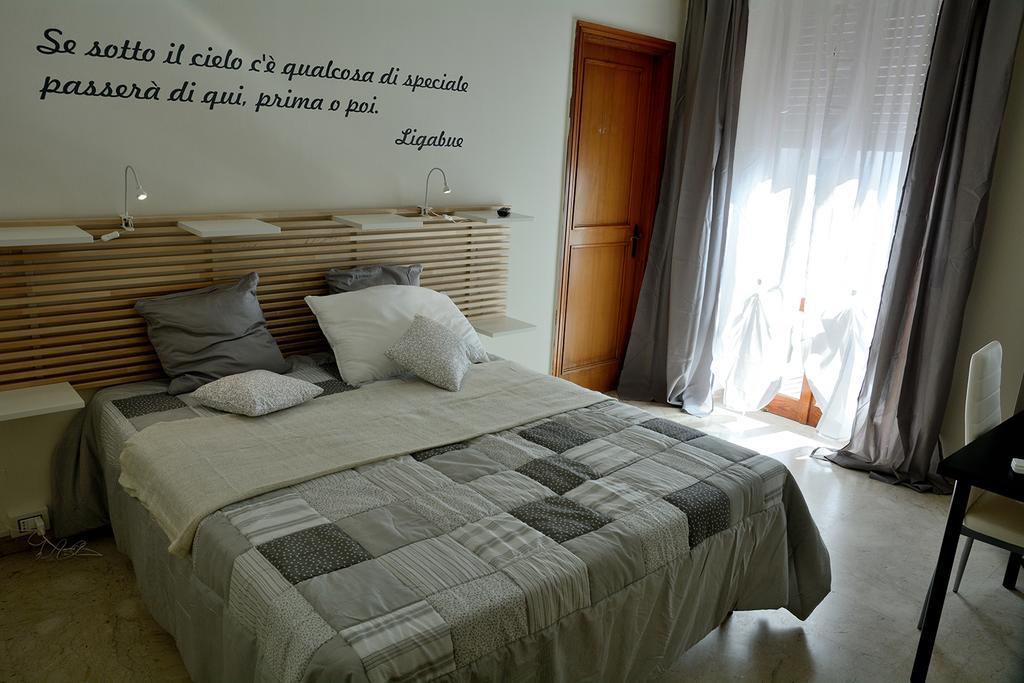 B&B Piazza Carmine Taranto Rum bild