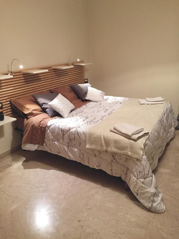B&B Piazza Carmine Taranto Exteriör bild